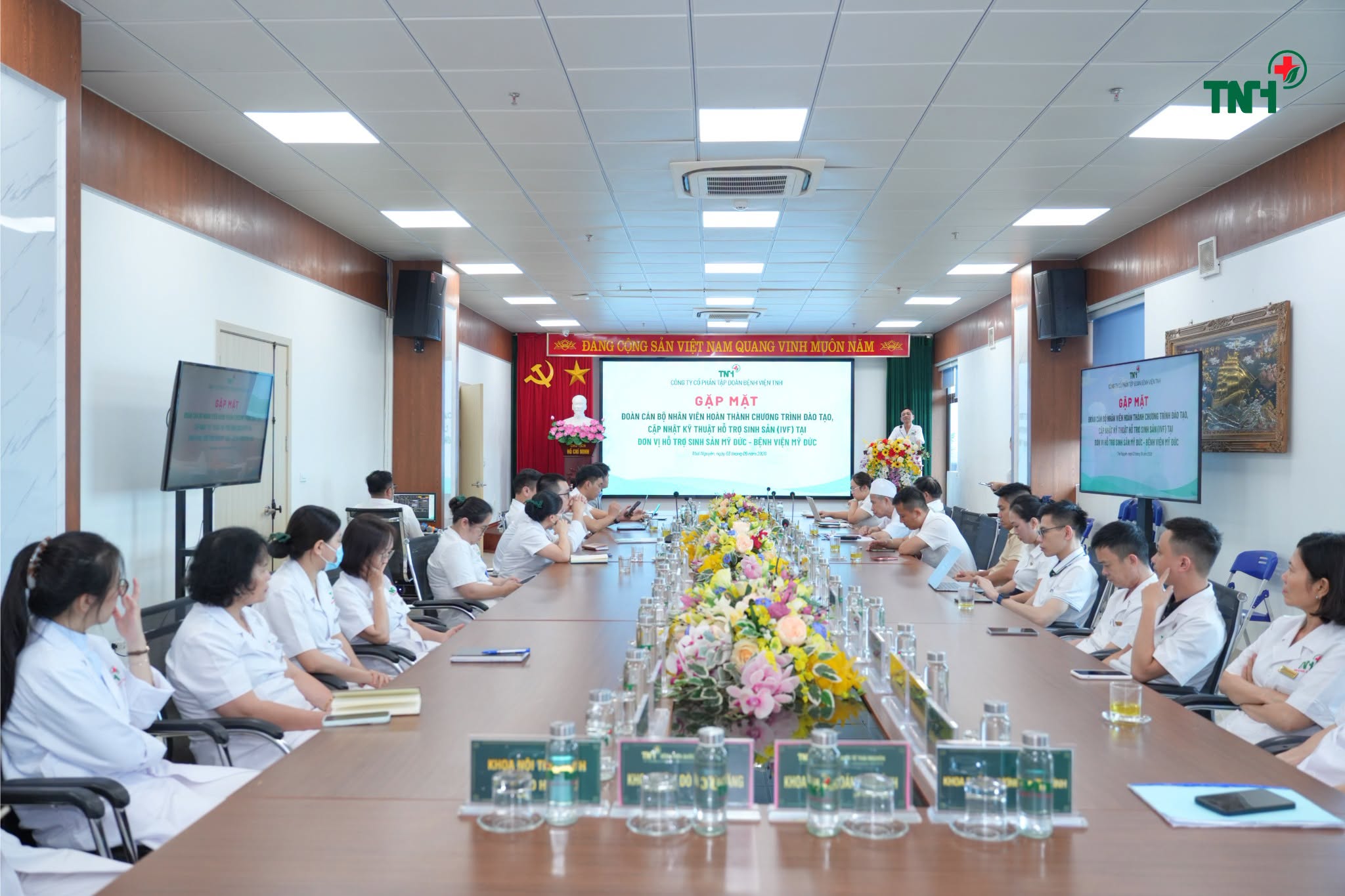 Tập đoàn Bệnh viện TNH chào mừng đoàn cán bộ hoàn thành chương trình đào tạo kỹ thuật hỗ trợ sinh sản IVF