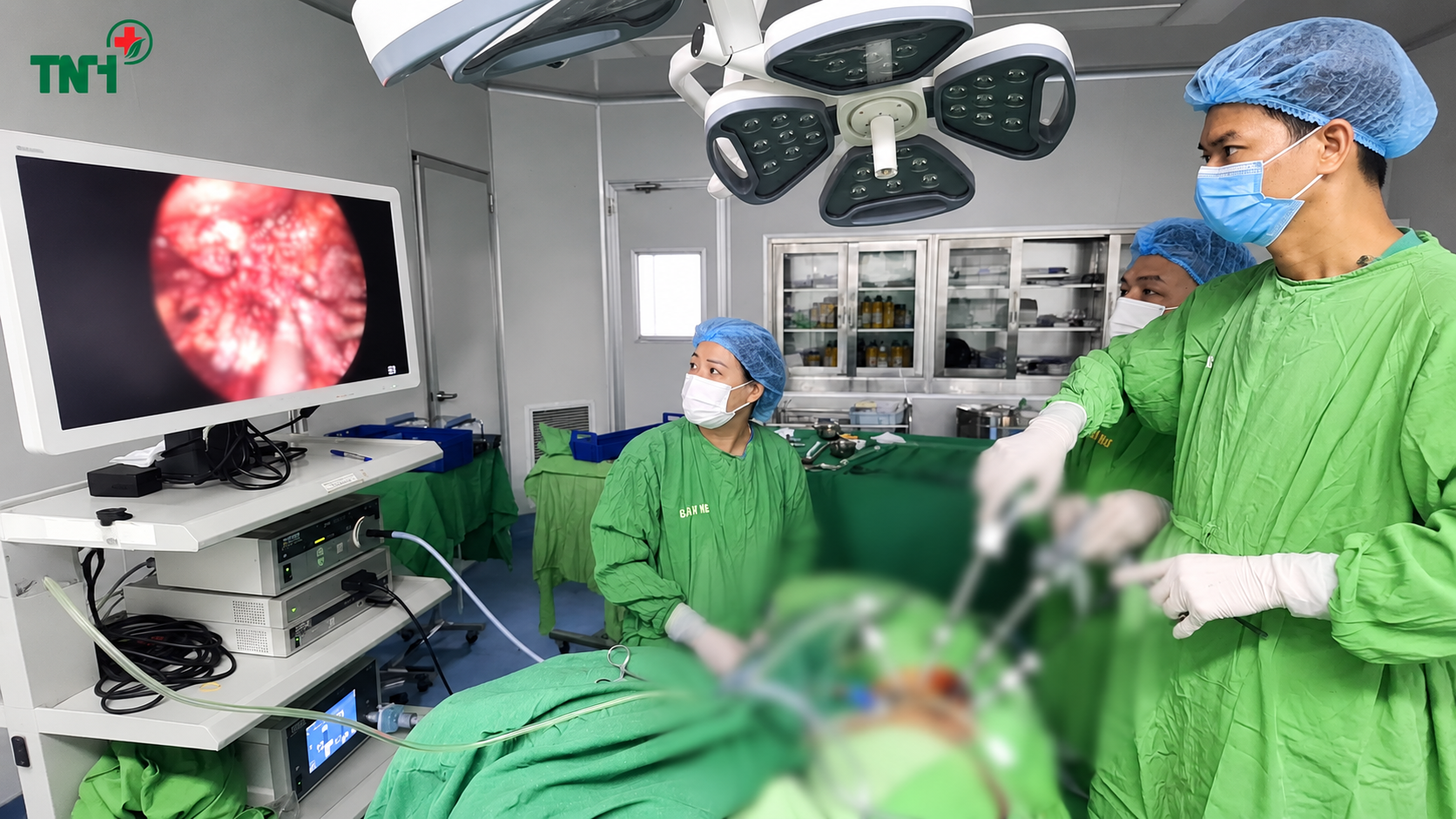 CHỈ TỪ MỘT CƠN ĐAU MẠN SƯỜN PHẢI, NAM THANH NIÊN 21 TUỔI PHẢI PHẪU THUẬT ĐỂ BẢO TỒN CHỨC NĂNG THẬN