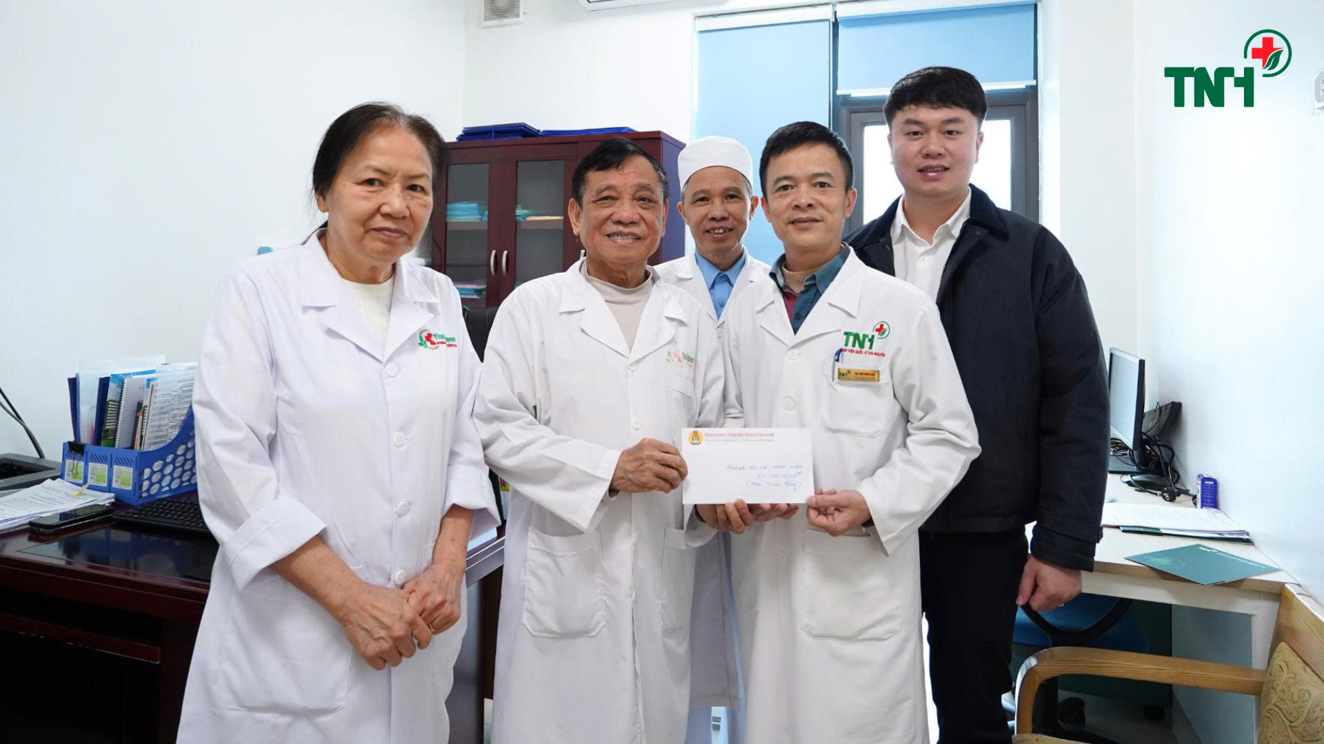 TNH KỊP THỜI CHIA SẺ KHÓ KHĂN VỚI CÁN BỘ NHÂN VIÊN