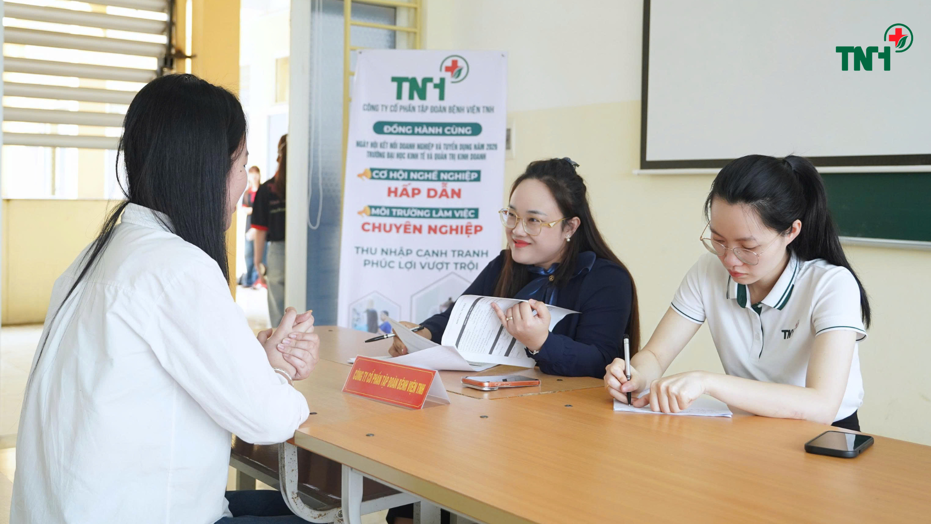 “NGÀY HỘI KẾT NỐI DOANH NGHIỆP VÀ TUYỂN DỤNG NĂM 2026” TẠI TRƯỜNG ĐẠI HỌC KINH TẾ & QUẢN TRỊ KINH DOANH