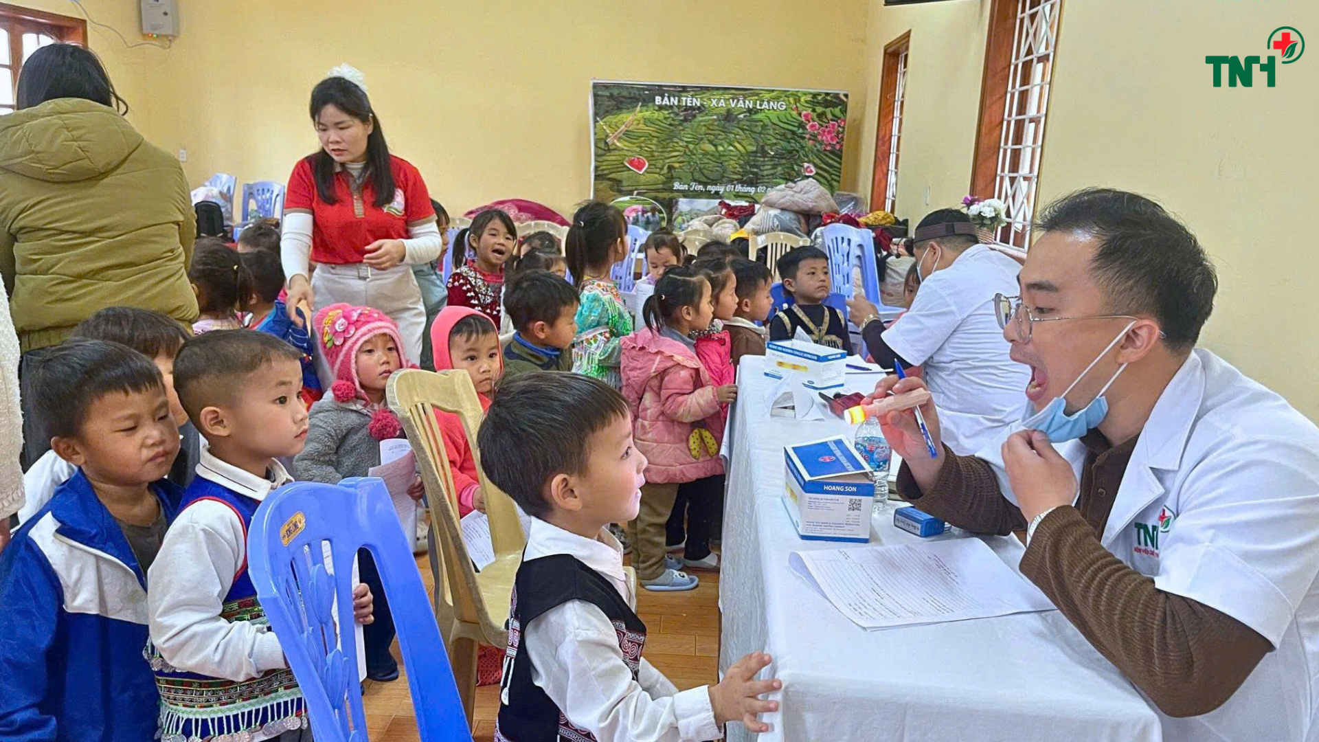 ĐOÀN THANH NIÊN BỆNH VIỆN QUỐC TẾ THÁI NGUYÊN KHÁM BỆNH MIỄN PHÍ TẠI BẢN LÈN – VĂN LĂNG