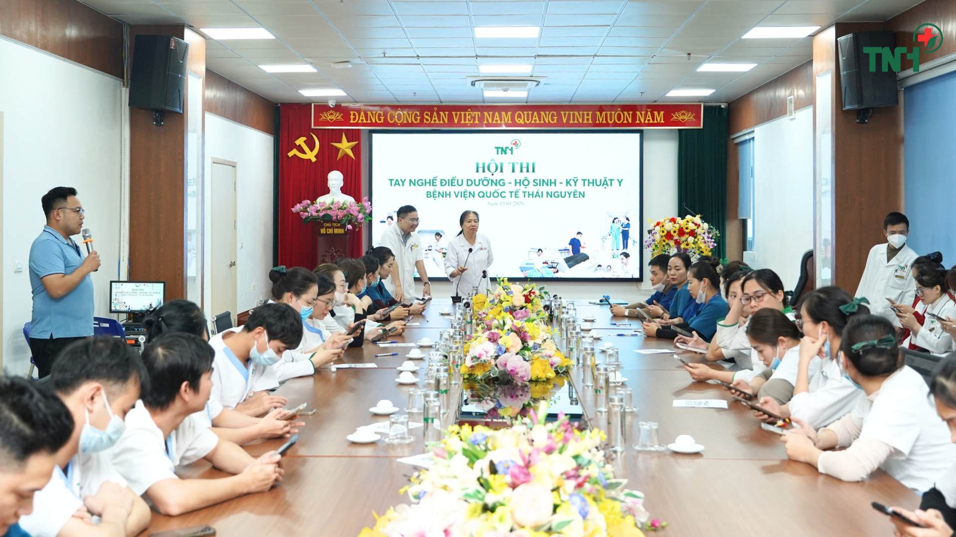 HỘI THI TAY NGHỀ ĐIỀU DƯỠNG - HỘ SINH - KỸ THUẬT Y: Nâng cao chất lượng chăm sóc người bệnh tại Hệ thống Bệnh viện TNH